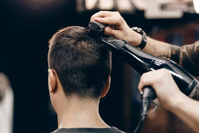 Top 5 Reasons Why Men Should Opt for Professional Hairdressers